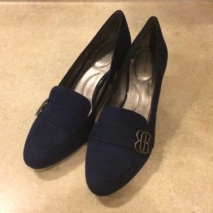 Bandolino Sz 7 Navy Heels